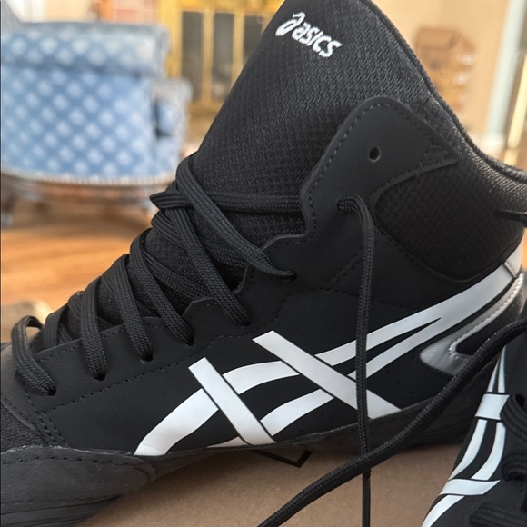 Asics Black and White Snapdown wrestling Athletic Shoes.